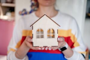 Navigating the Mortgage Maze: A Guide to the Do’s and Don’ts for Home Loan Success